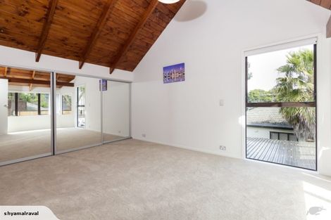 Photo of property in 2 George Laurenson Lane, Mount Roskill, Auckland, 1041