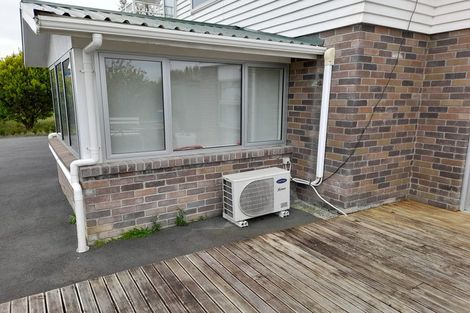 Photo of property in 18 Roxborough Place, East Tamaki Heights, Auckland, 2016