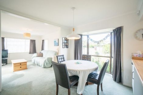 Photo of property in 53 Raglan Avenue, Cloverlea, Palmerston North, 4412