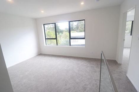 Photo of property in 18b Edgware Road, West Harbour, Auckland, 0618