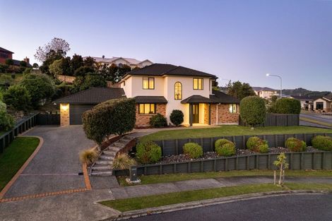 Photo of property in 2 Ormrod Grove, Riverstone Terraces, Upper Hutt, 5018