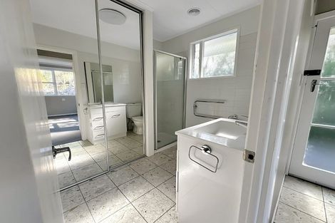 Photo of property in 1/39 St Peters Street, Northcote, Auckland, 0627