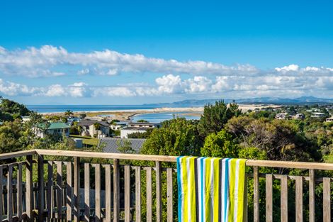 Photo of property in 52 Cullen Street, Mangawhai Heads, Mangawhai, 0505