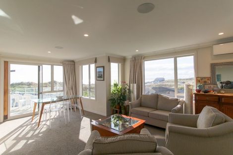 Photo of property in 6 Marine Parade South, Foxton Beach, Foxton, 4815