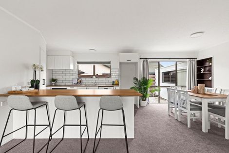 Photo of property in 35 Townshend Crescent, Greenmeadows, Napier, 4112