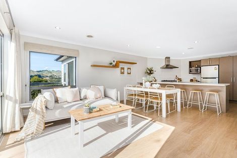 Photo of property in 5 Tongariro Drive, Aotea, Porirua, 5024