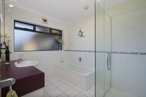 Photo of property in 13 Avonbrook Lane, Pukekohe, 2120