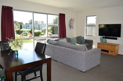Photo of property in 52 Helmore Street, Rangiora, 7400