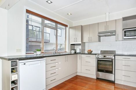 Photo of property in 17 Court Crescent, Panmure, Auckland, 1072