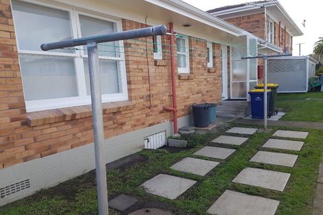 Photo of property in 2/5 Moana Avenue, Belmont, Auckland, 0622