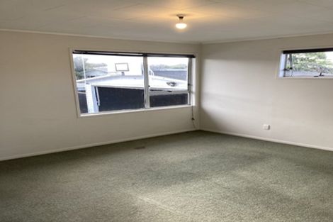 Photo of property in 40 Larissa Avenue, Henderson, Auckland, 0610