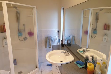 Photo of property in 12 Black Teal Close, Unsworth Heights, Auckland, 0632