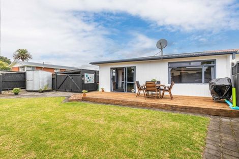 Photo of property in 15a Naumai Place, Spotswood, New Plymouth, 4310
