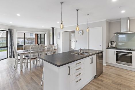 Photo of property in 4 Routhan Way, Carterton, 5713