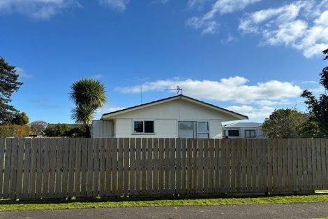 Photo of property in 1/89 Bruce Mclaren Road, Henderson, Auckland, 0612