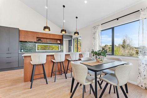 Photo of property in 120 Mangorei Road, Merrilands, New Plymouth, 4312