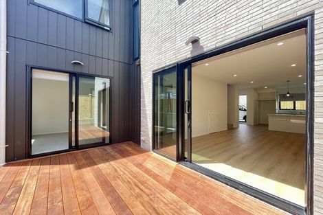 Photo of property in 6 Vanbrugh Place, Bucklands Beach, Auckland, 2014