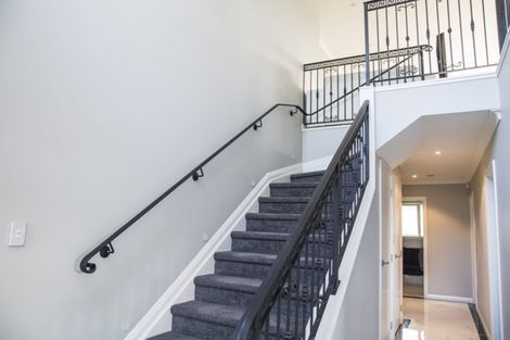 Photo of property in 11b Bank Street, Hillcrest, Auckland, 0627