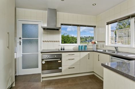 Photo of property in 1/14 Kapiti Place, Sunnynook, Auckland, 0620