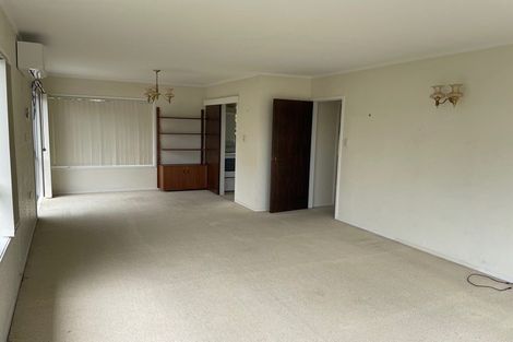 Photo of property in 1/37 Shanaway Rise, Hillcrest, Auckland, 0627
