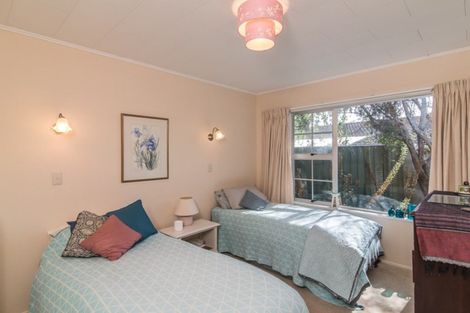 Photo of property in 52 Rewarewa Crescent, Waikanae, 5036