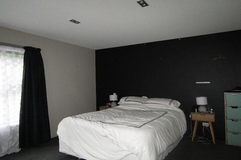 Photo of property in 17 Peregrine Place, Kinloch, Taupo, 3377