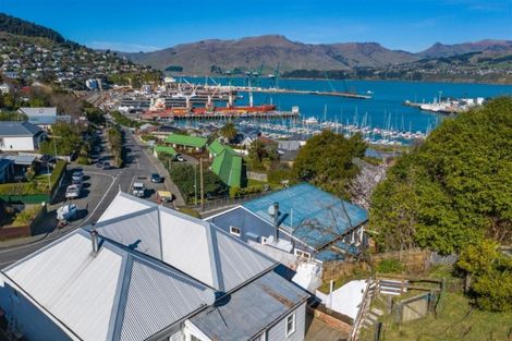 Photo of property in 27 Voelas Road, Lyttelton, 8082