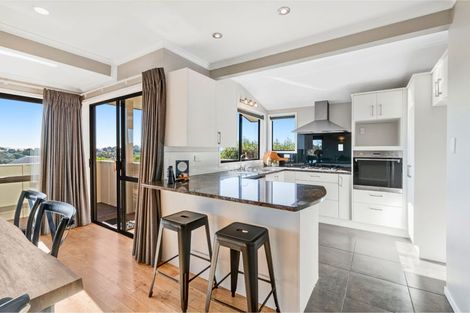 Photo of property in 24 Halldene Terrace, Red Beach, 0932
