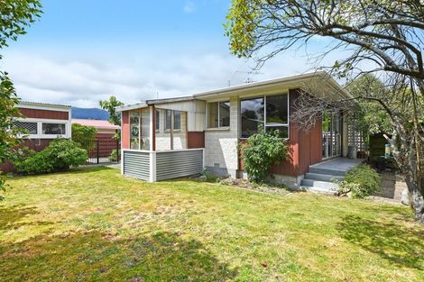 Photo of property in 2/72 Pasadena Crescent, Totara Park, Upper Hutt, 5018