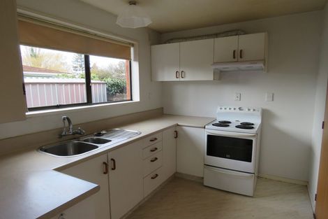 Photo of property in 2/110a Withells Road, Avonhead, Christchurch, 8042