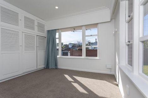 Photo of property in 2 Saratoga Avenue, Herne Bay, Auckland, 1011