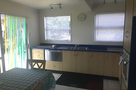 Photo of property in 11 Valkyria Place, Beach Haven, Auckland, 0626