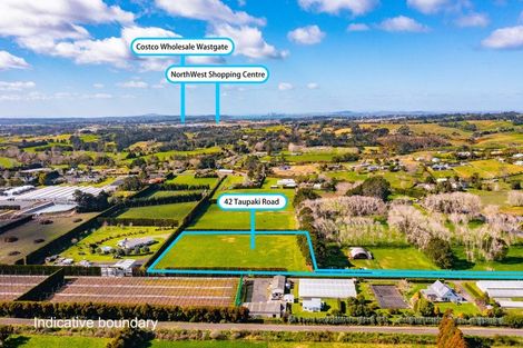 Photo of property in 42 Taupaki Road, Taupaki, 0782