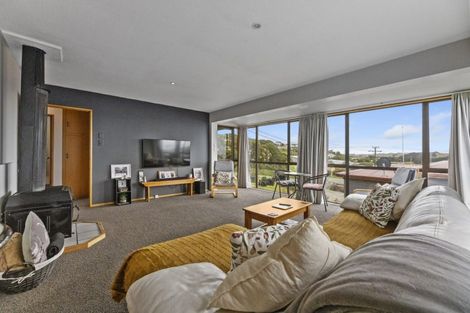 Photo of property in 13 Stirling Street, Kakanui, Oamaru, 9495