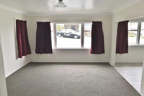 Photo of property in 10 Christmas Road, Manurewa, Auckland, 2102