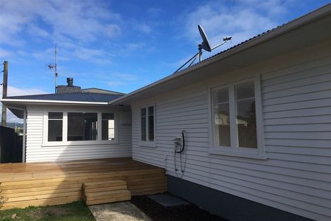 Photo of property in 92 Swanson Road, Henderson, Auckland, 0610