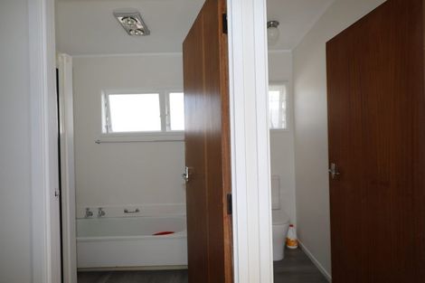 Photo of property in 1/648 Pakuranga Road, Howick, Auckland, 2010