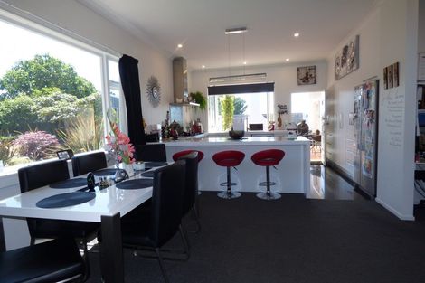 Photo of property in 37 Oban Street, Holmes Hill, Oamaru, 9401