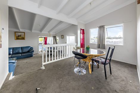Photo of property in 12 Pesaro Place, Clover Park, Auckland, 2023