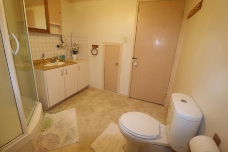 Photo of property in 25 Gladys Avenue, Glenfield, Auckland, 0629