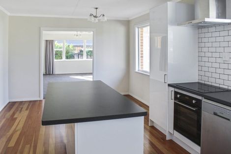 Photo of property in 5 Sutherland Crescent, Westbrook, Palmerston North, 4412