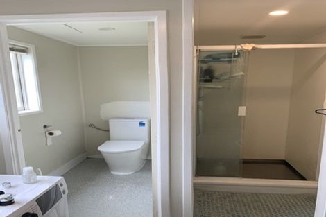 Photo of property in 10 Peter Terrace, Castor Bay, Auckland, 0620