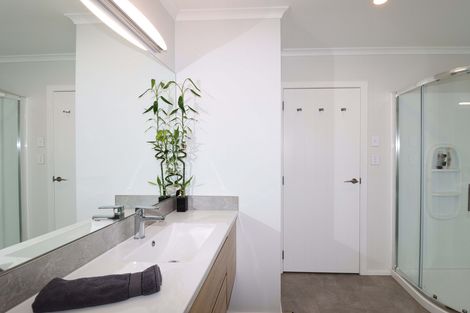 Photo of property in 13 Madison Street, Carterton, 5713