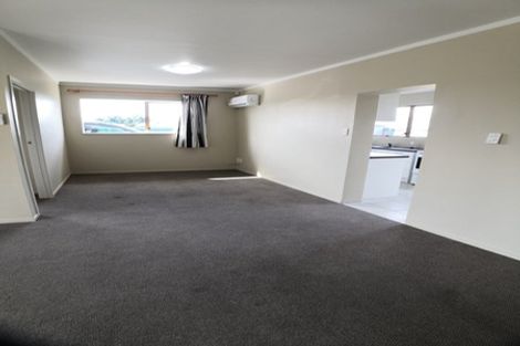 Photo of property in 67 Lincoln Park Avenue, Massey, Auckland, 0614