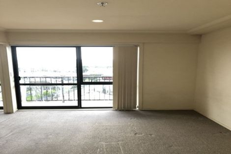 Photo of property in The Rennaissance, 15j/18 Ronwood Avenue, Manukau, Auckland, 2104