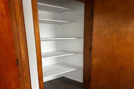 Photo of property in 1/32 Dale Crescent, Pakuranga, Auckland, 2010