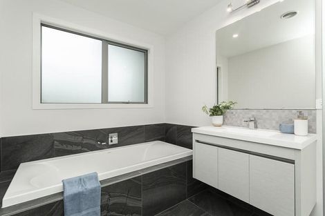 Photo of property in 11 Glendermid Close, Sawyers Bay, Port Chalmers, 9023