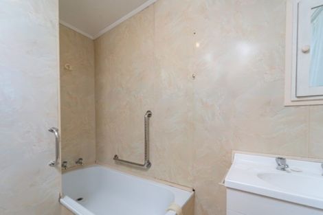 Photo of property in 90 Cameron Crescent, Masterton, 5810