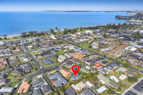 Photo of property in 16 Ross Crescent, Orewa, 0931