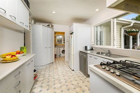 Photo of property in 22 Brandon Road, Glen Eden, Auckland, 0602